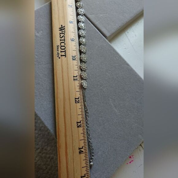 Macy's Cubic Zirconia silver flowers choker - Picture 9 of 10